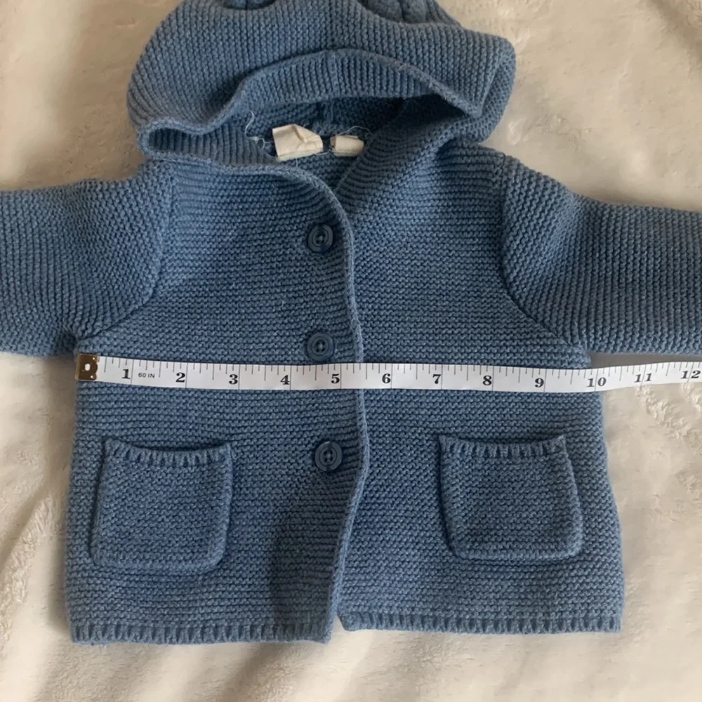 Baby Gap Knitted Sweater Size 3-6months old